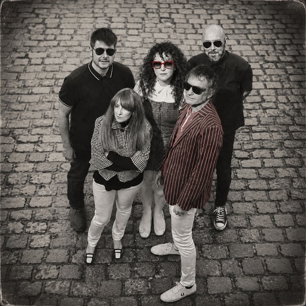 Los Tang — Regreso al planeta Tang